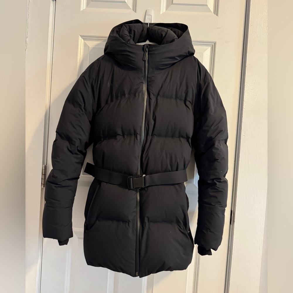 Aritzia Women's Black Super Alps Puff 2.0 Jacket